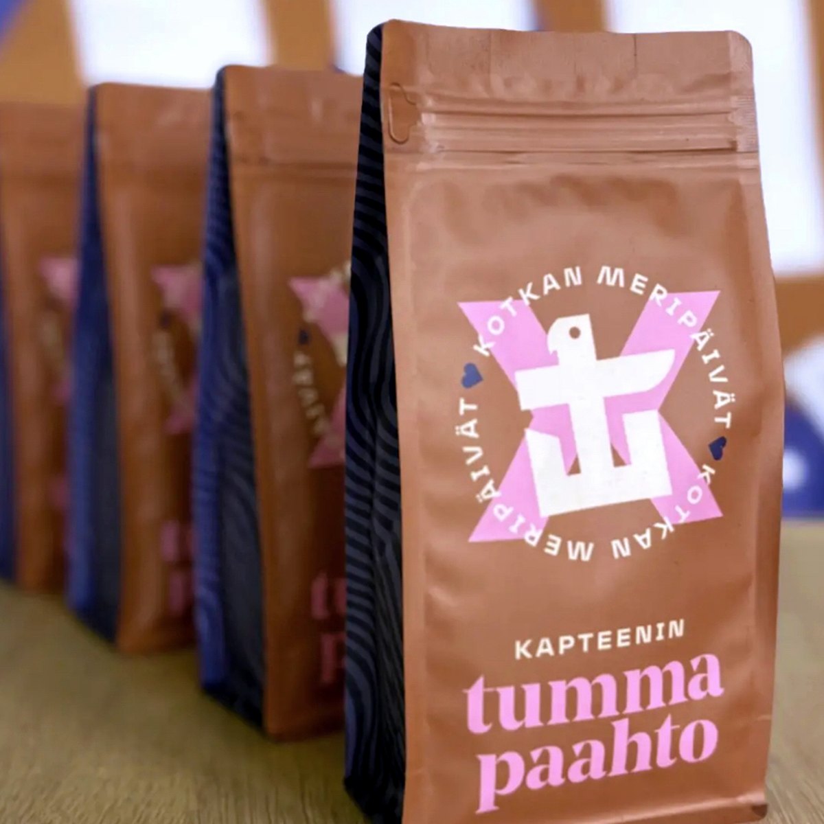 Logo coffee: Kotkan Meripäivät, Kapteenin tumma paahto